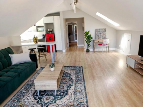 Sea Point Cheery 1 Bedroom Apartment